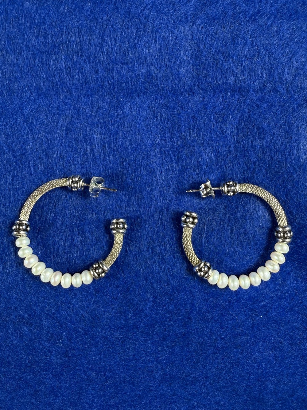 Sterling Silver Mesh and pearl Hoop earrings.